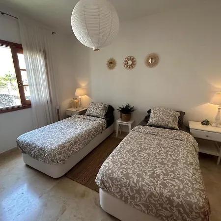 Oasis - Beautiful House With Private Pool Feriehus *