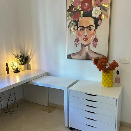 Oasis - Beautiful House With Private Pool 度假居