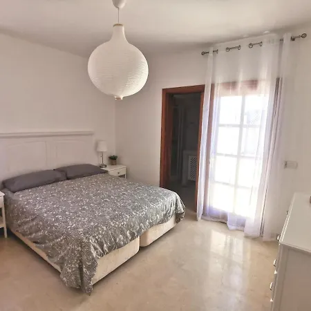 Villa Oasis - Beautiful House With Private Pool