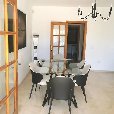 Villa Oasis - Beautiful House With Private Pool *